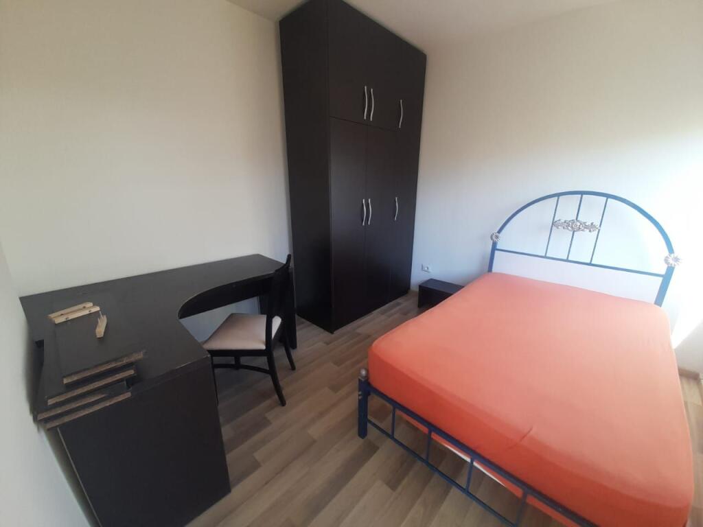 Jepet apartament me qera 3+1+2