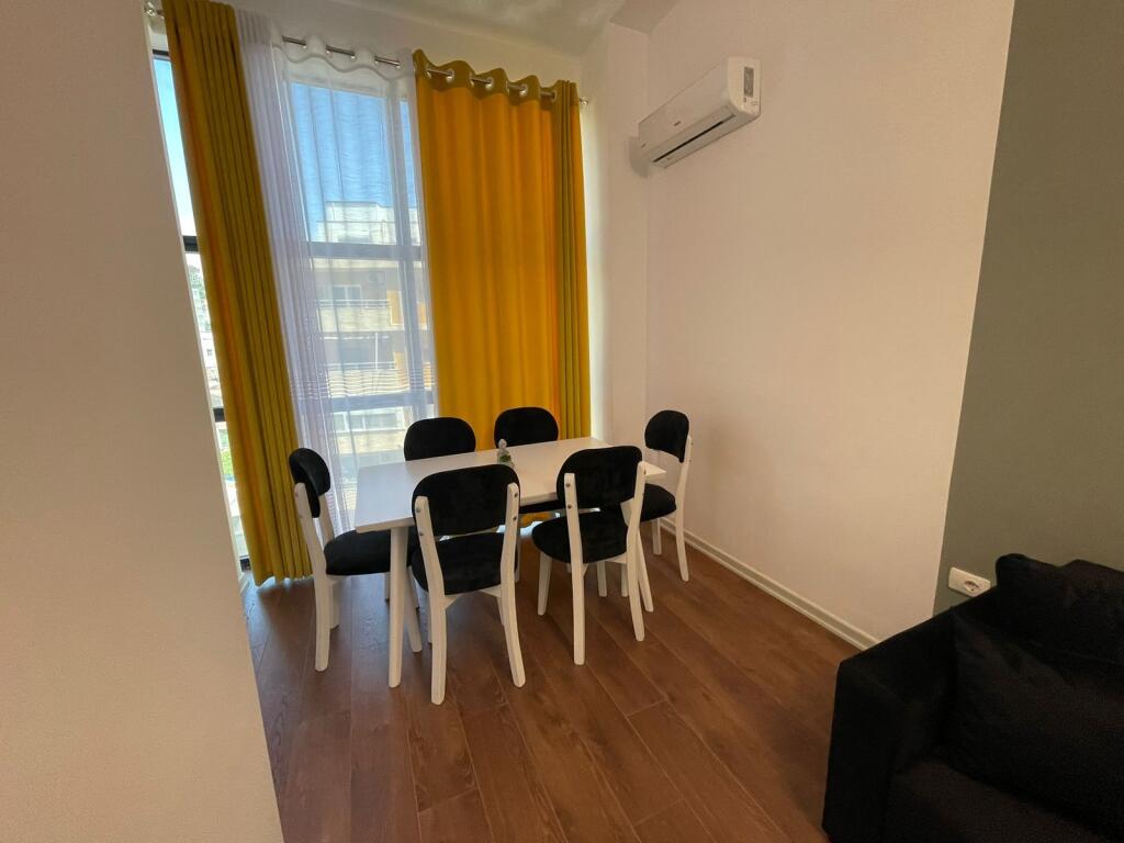Jepet apartament me qera 1+1 vollga durres