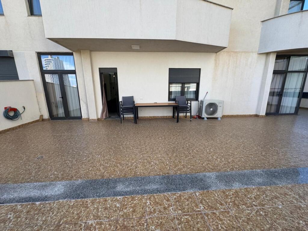 Jepet apartament me qera 2+1+2+Verand