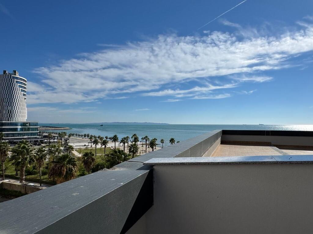 Jepet apartament me qera 2+1+2+Verand