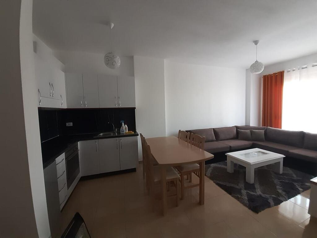 Jepet apartament me qera 2+1 plepa Durres