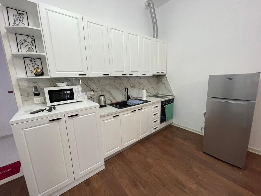 Jepet apartament me qera 1+1 vollga durres