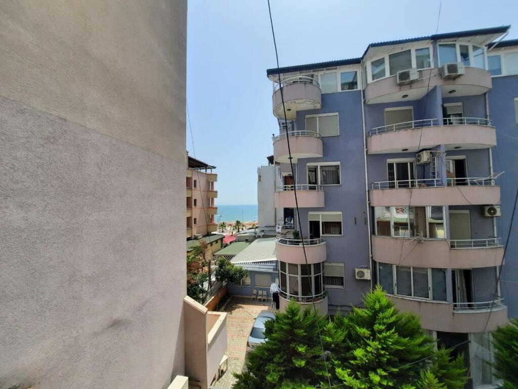 Jepet apartament me qera 2+1 LAGJA 13 DURRES