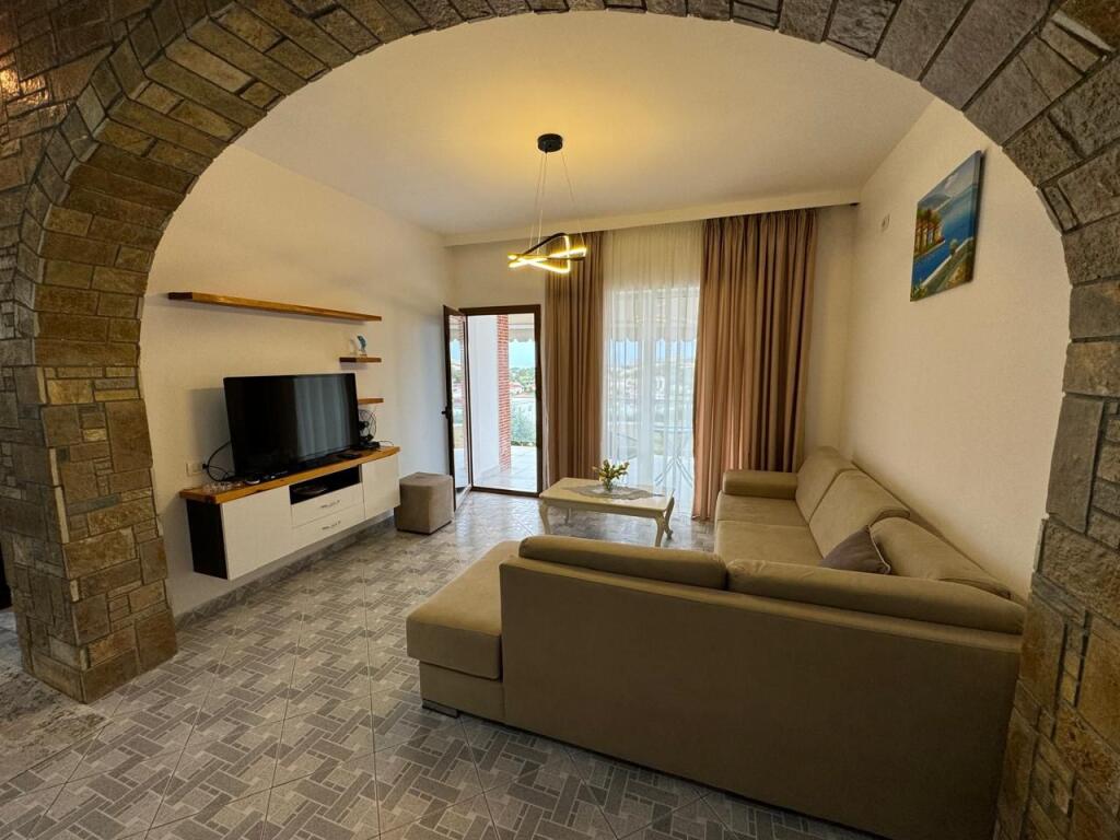 jepet me qera vile ne shkallnure cmimi 500 euro