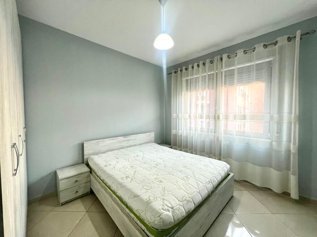JEPET ME QERA APARTAMENT 2+1 KOMPLEKSI ORION KOMISARIATI NR 4   
