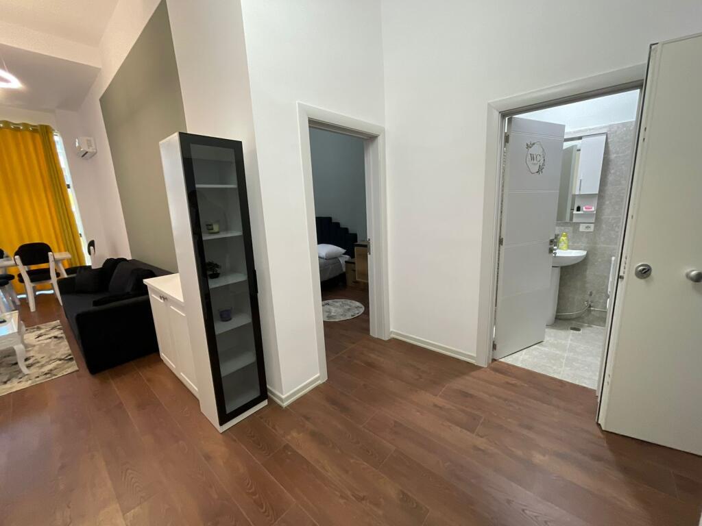 Jepet apartament me qera 1+1 vollga durres