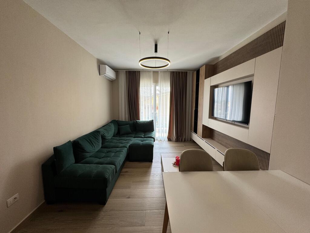 Jepet me qera apartment 2+1 modern pallat i ri  lagja 13 durres