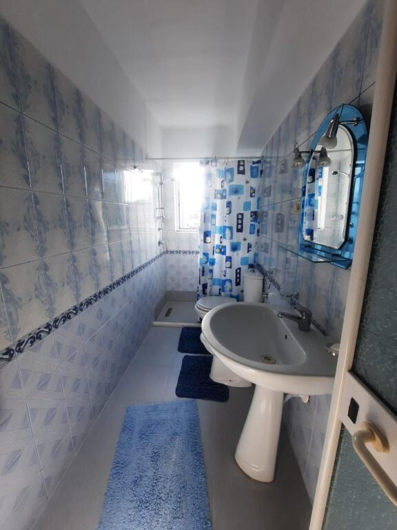 Jepet apartament me qera 2+1 qender DURRES