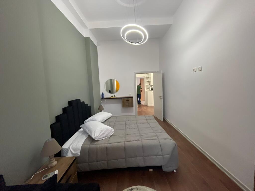 Jepet apartament me qera 1+1 vollga durres