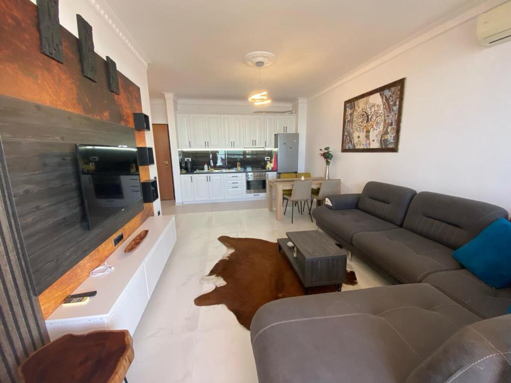 Jepet apartament me qera 1+1 me pamje fantastike nga deti