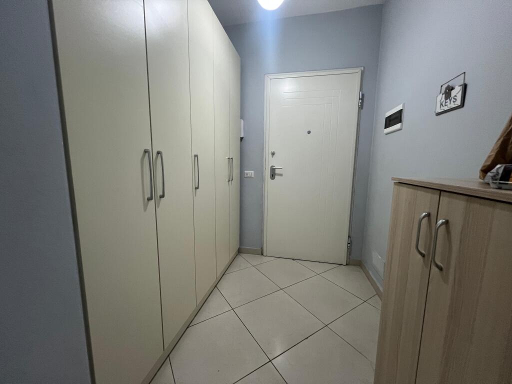 JEPET ME QERA APARTAMENT 2+1 KOMPLEKSI ORION KOMISARIATI NR 4   