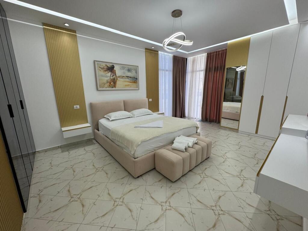 Jepet apartament me qera 2+1+2+Verand