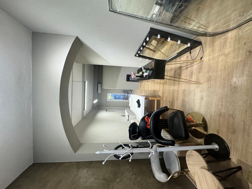 🏢 Locale Commerciale in Affitto 50 m2– Selvia