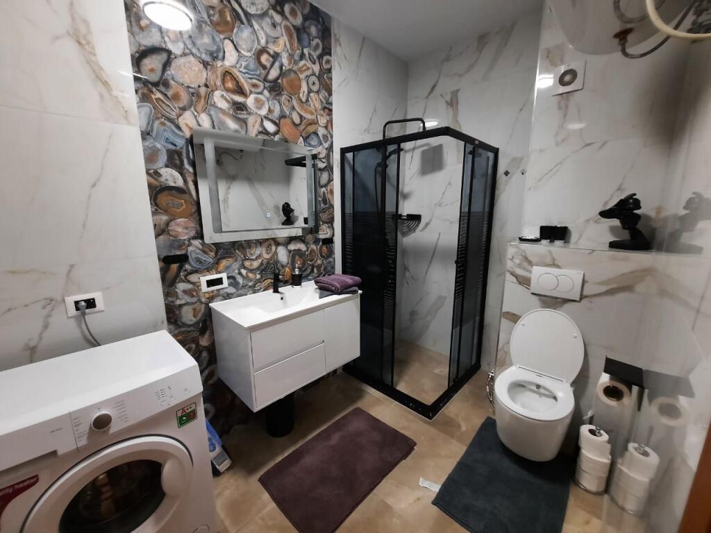 Jepet apartament me qera 2+1 LAGJA 13 DURRES