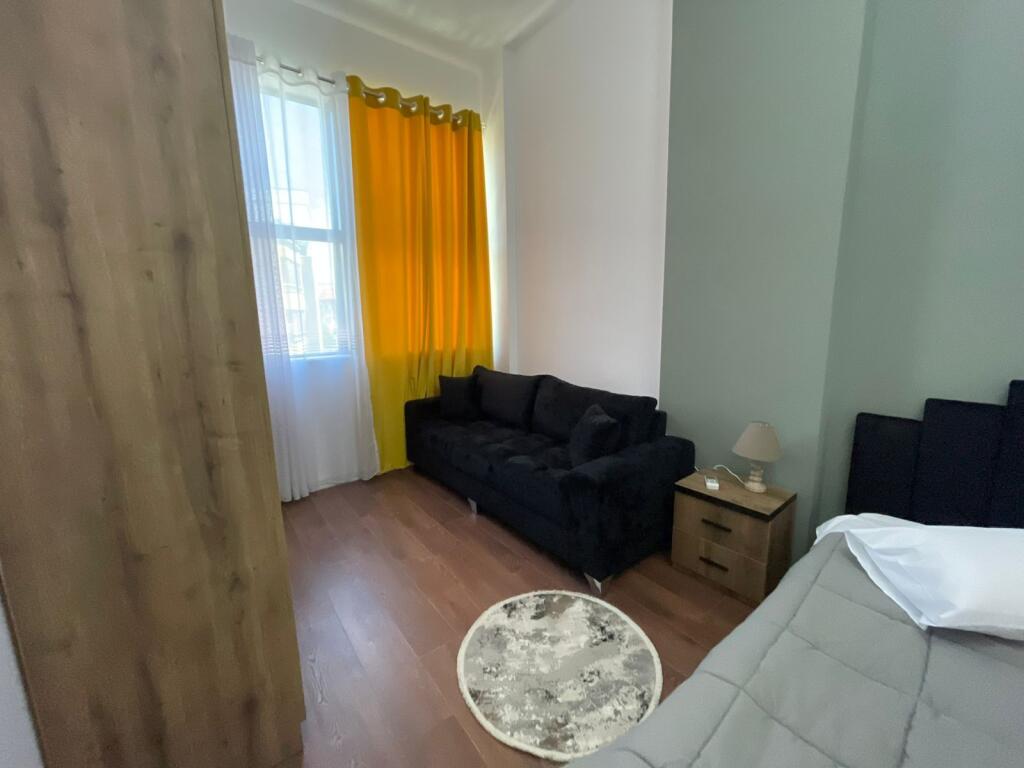 Jepet apartament me qera 1+1 vollga durres