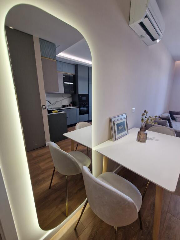 Shitet Apartament 1+1