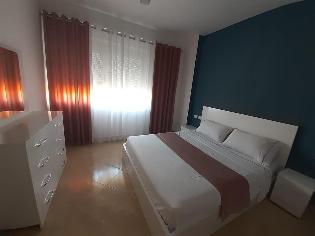 Jepet apartament me qera 2+1 plepa Durres