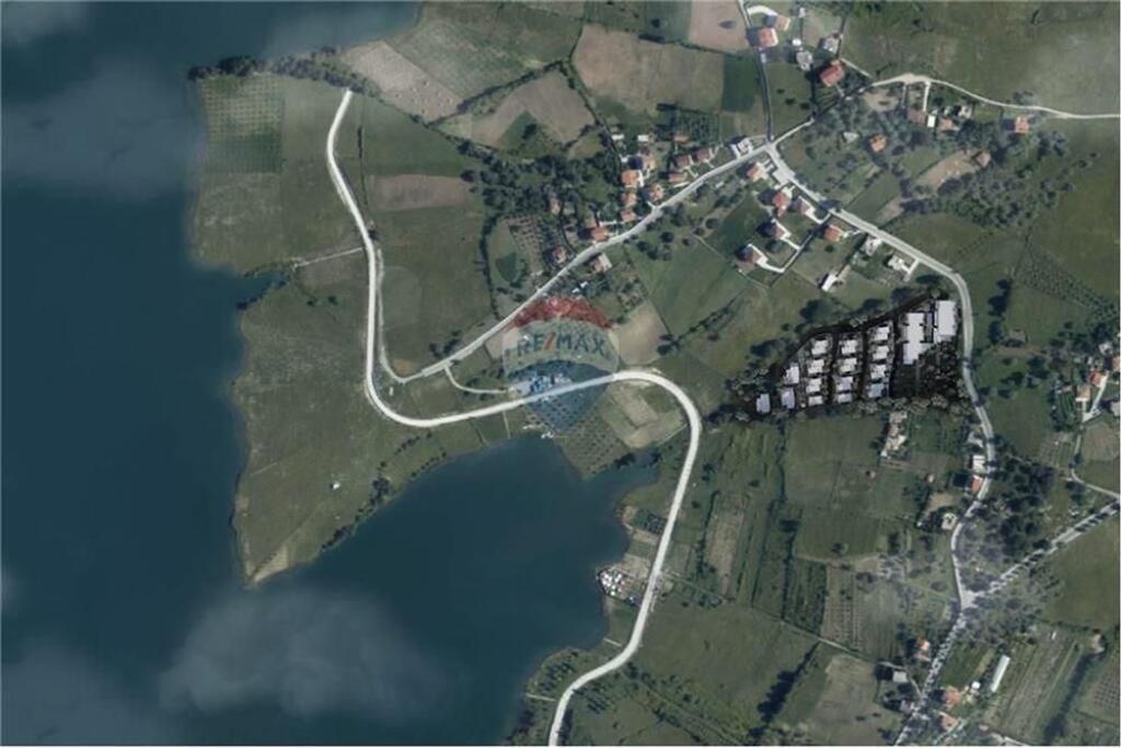 Vile per shitje buze liqenit te Farkes!