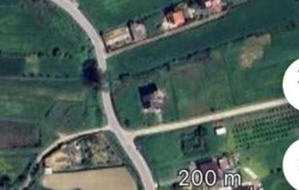 Shitet prone ne Peze