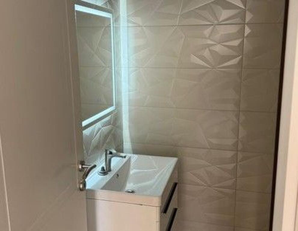 Rent, Apartment 1+1+PARKING SPACE, 5 Maji Street, Tirana.