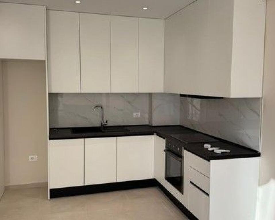 Rent, Apartment 1+1+PARKING SPACE, 5 Maji Street, Tirana.