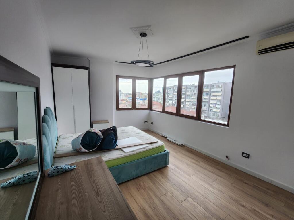 For rent 1+1 PARIS COMMUNE 750€