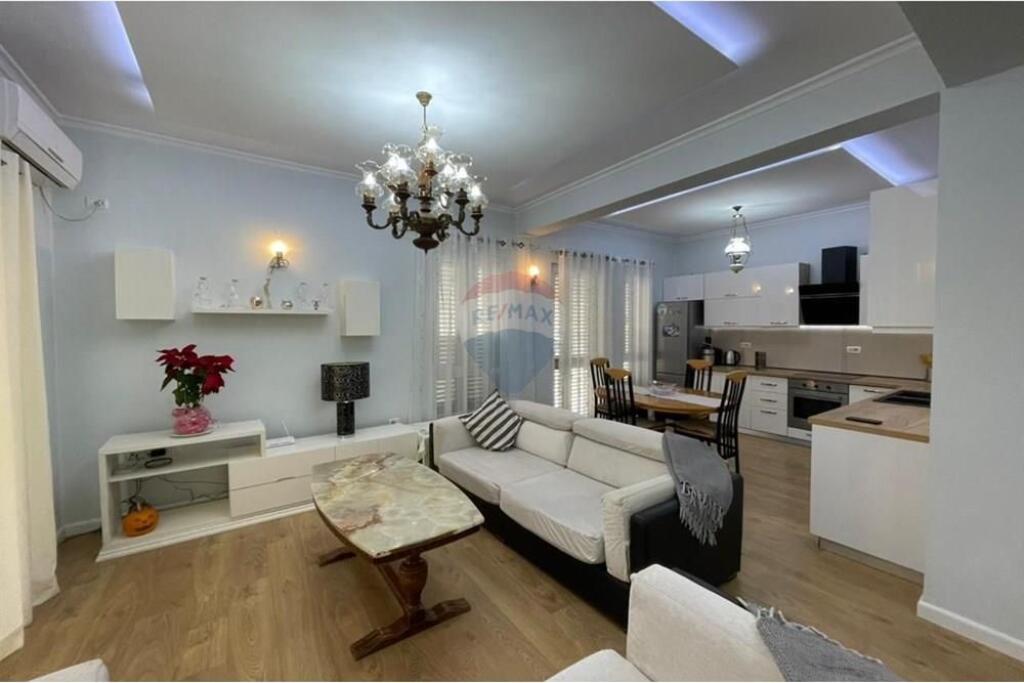 Apartament 2+1 me Qira tek Rr. Durresit