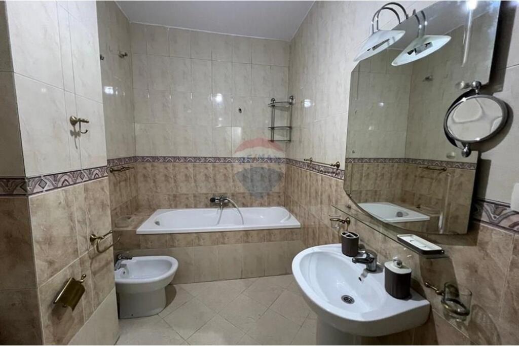 Apartament per qera 2+1+2 te KOMPLEKSI DINAMO