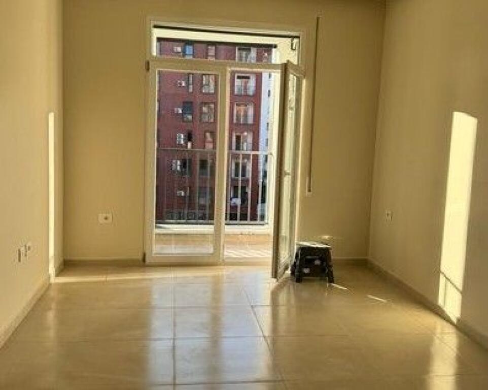 Rent, Apartment 1+1+PARKING SPACE, 5 Maji Street, Tirana.