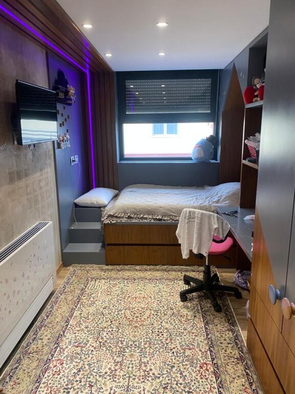 Affittasi 3+1+2+parcheggio 1700€ LAGO ASCIUTTO