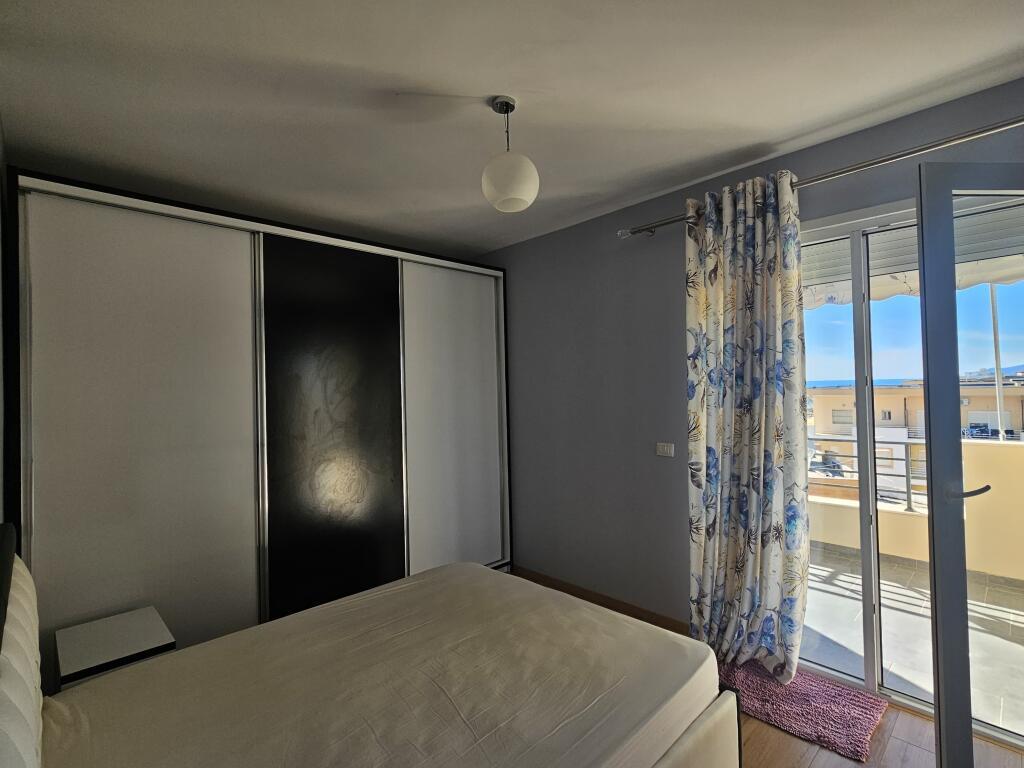 APARTAMENT ME QERA VLORE PAMEJE DETI