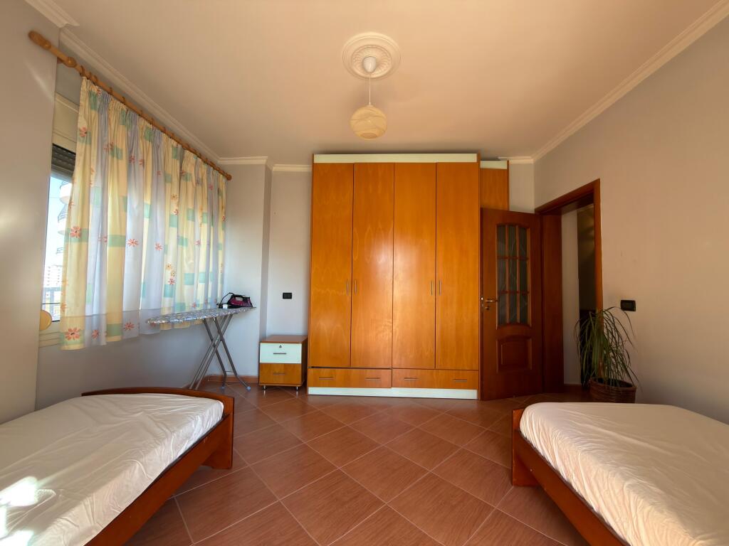 APARTAMENT 2+1 ME QIRA VLORE BULEVARD