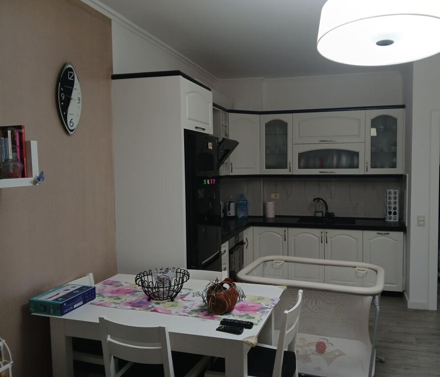 🏠 SHITET APARTAMENT 2+1 📍 Kombinati i Peshkut – Lagjia Pavarësia, Rruga Çajupi