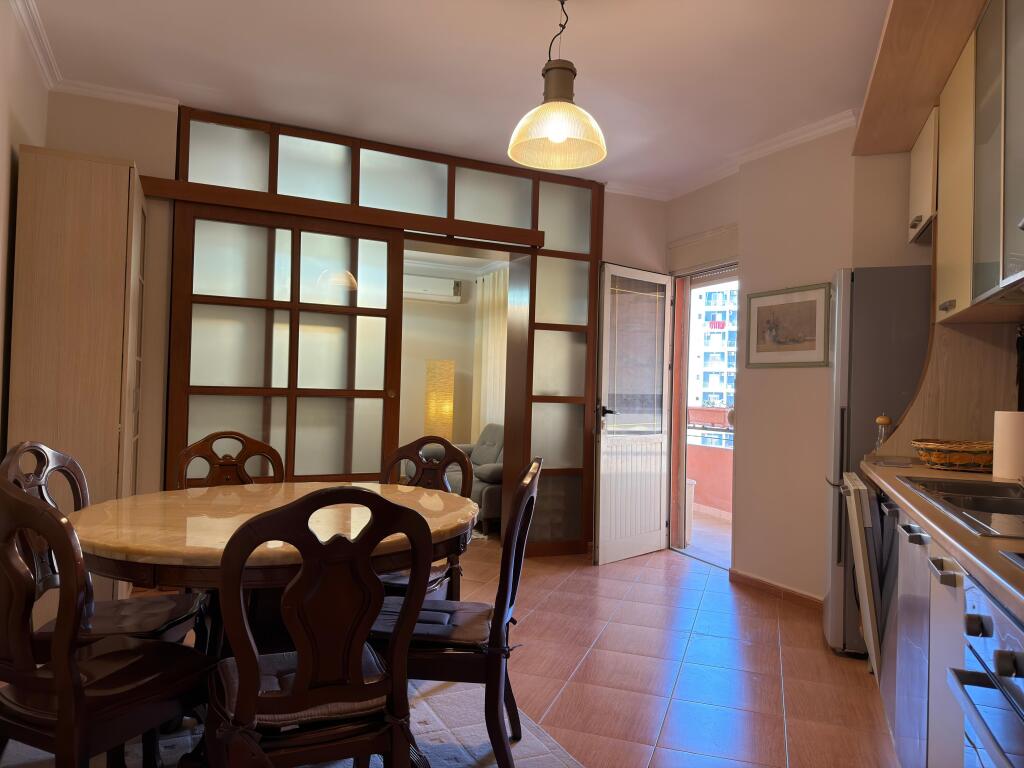 APARTAMENT 2+1 ME QIRA VLORE BULEVARD