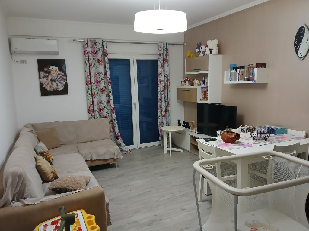 🏠 SHITET APARTAMENT 2+1 📍 Kombinati i Peshkut – Lagjia Pavarësia, Rruga Çajupi