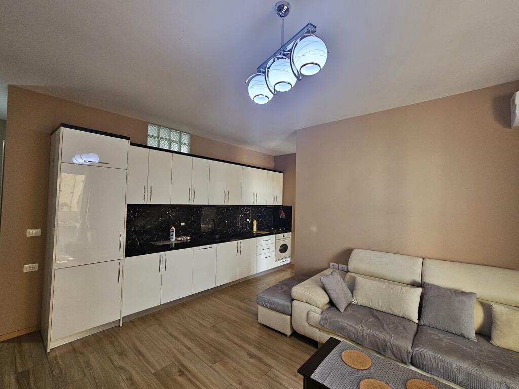 APARTAMENT ME QERA VLORE PAMEJE DETI