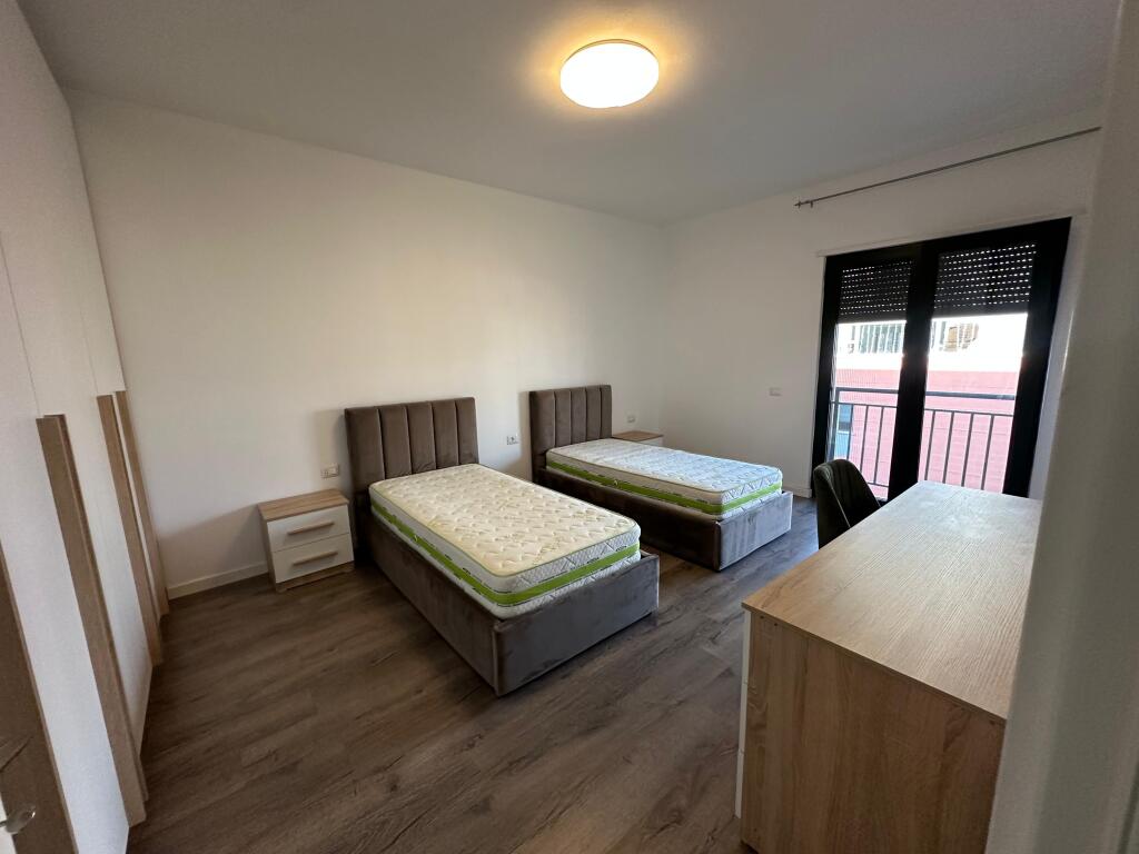 Qera 2+1+2 Poste Parkimi,Green City,Unaza e re.