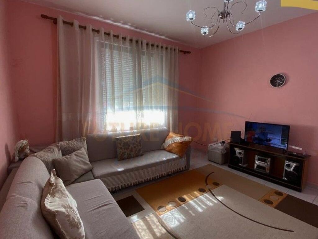 Affitto, Appartamento 2+1, Ali Demi, Tirana.