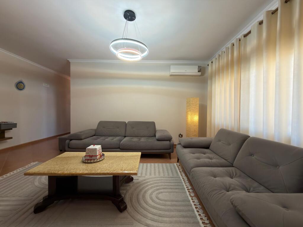 APARTAMENT 2+1 ME QIRA VLORE BULEVARD