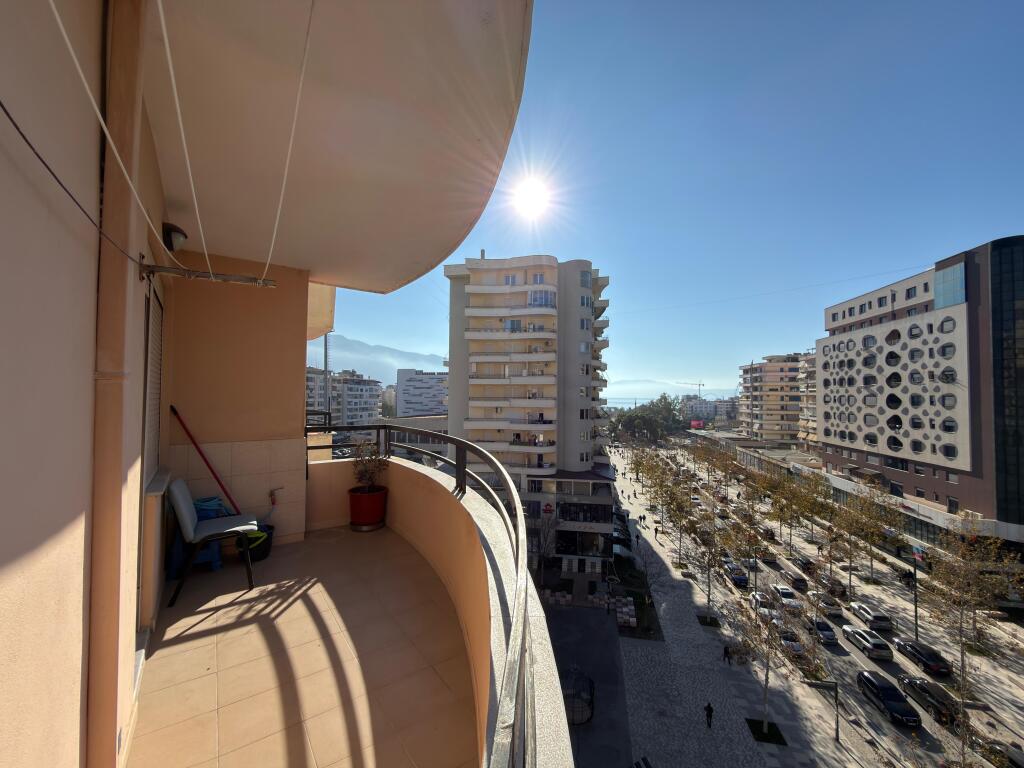 APARTAMENT 2+1 ME QIRA VLORE BULEVARD