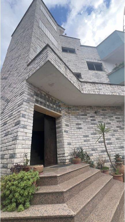 Qera, Vilë, Banim/Zyra Rruga Kadri Kërciku, Tiranë