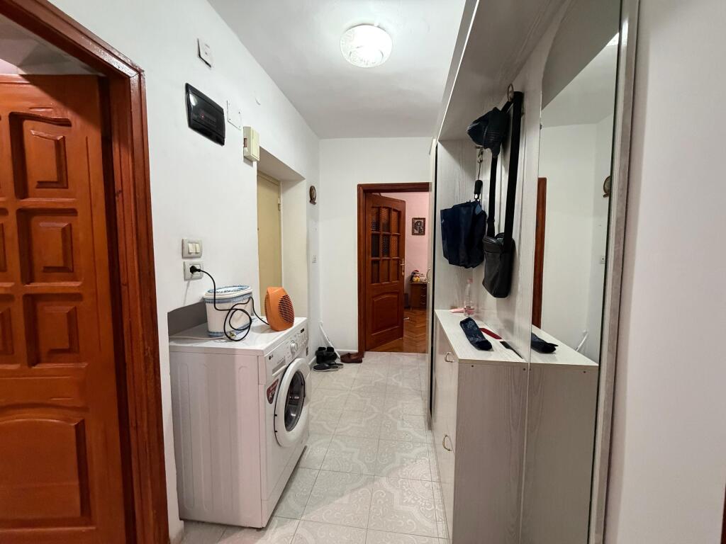 SHITET APARTAMENT 2+1+2 AFER BULEVARD ZOGU 1