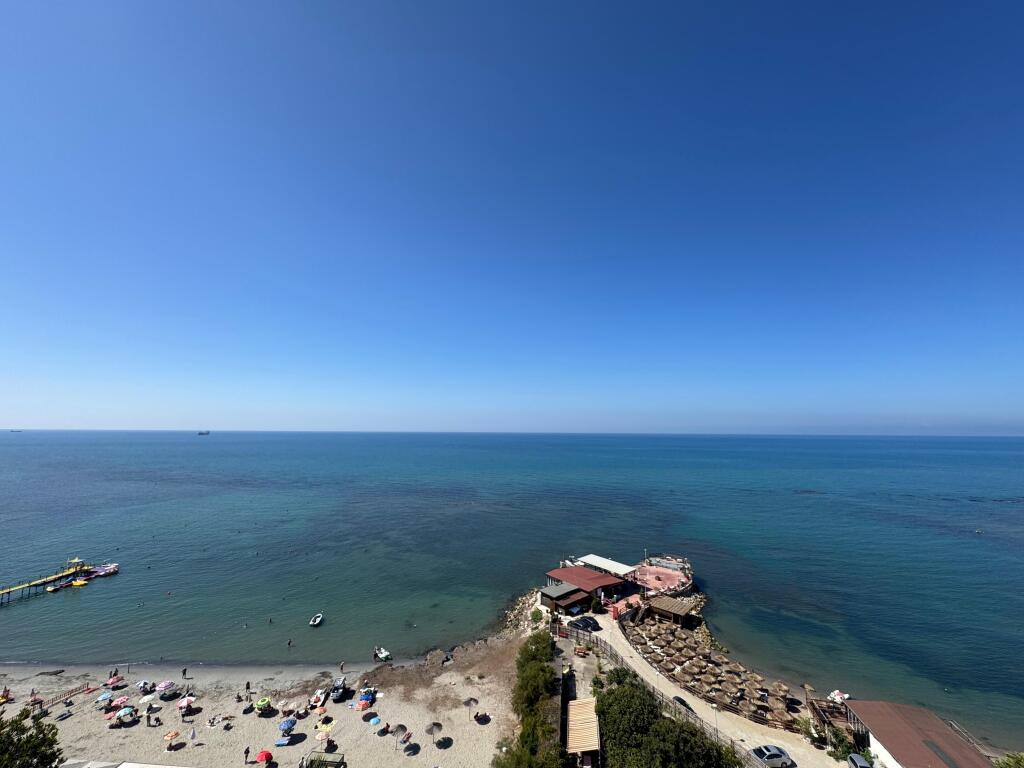 Jepet apartament me qera 3+2+4 Vollga Durres