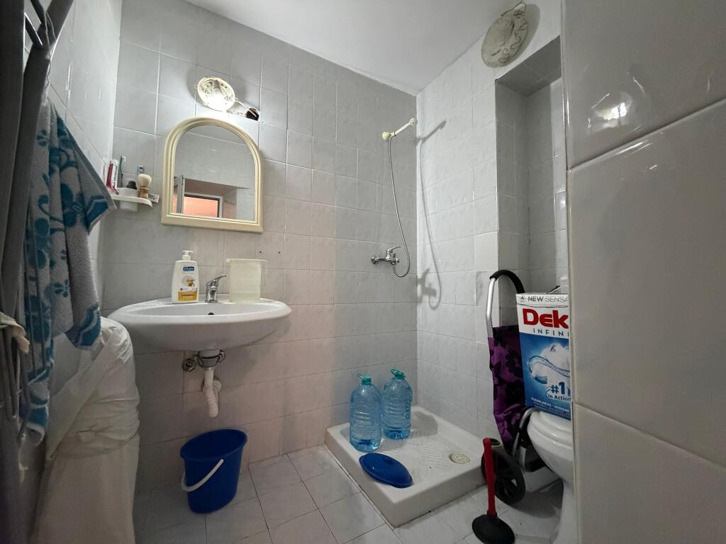 SHITET APARTAMENT 2+1+2 AFER BULEVARD ZOGU 1