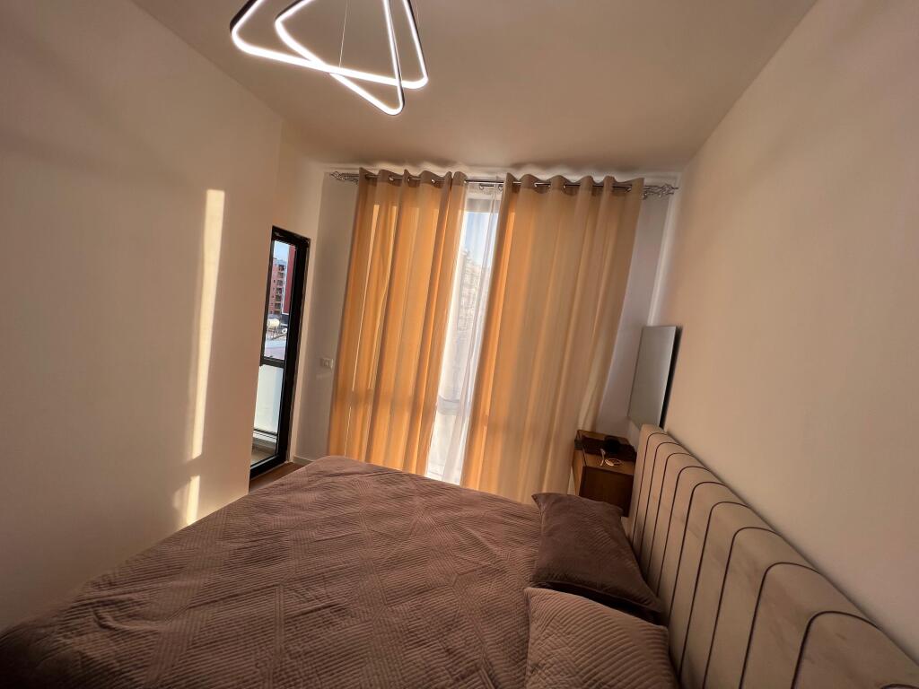 📣 SUPER RENT Apartment 1+1 📍 Bulevardi i Ri, Tirana ✨   🏢 New Building  🪜 3rd Floor (With Elevator)  🛋️ Furnished With Modern Conditions  ✅ Never Lived In Before   💶 Price 550€  