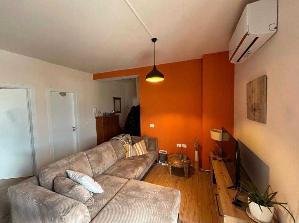 🏢 House for Sale – Vila Gold, Center  📐 91 m² | Typology 2+1 🏙️ 8th Floor (last) – building with elevator 🧭 Orientation East / North / West 🌅 Panoramic view ☀️ With solar panels ❄️ With air conditioners 🚿 Renovated bathroom, with window 🏗️ Built in 2025  💶 Price: 205,000 €