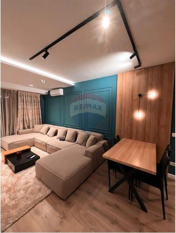 Apartament ne shitje te Bulevardi i ri te stacioni i Trenit.