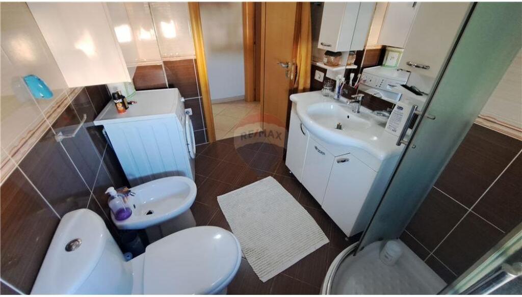  APARTAMENT 3+1+2 PËR SHITJE