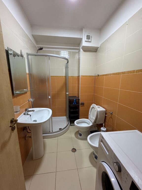 Jepet apartament me qera 3+2+4 Vollga Durres