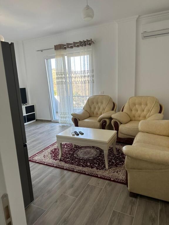 Apartament 2+1 me Qera ne Kombinat me 2 poste 🅿️